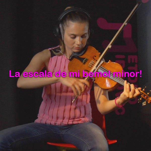 070: la  escala    de    mi    bemol    minor    ! - violino online, play violin online,   - tocar violin online, уроки игры на скрипке, Metodo Mirkovic - cours de violon en ligne, geige online lernen